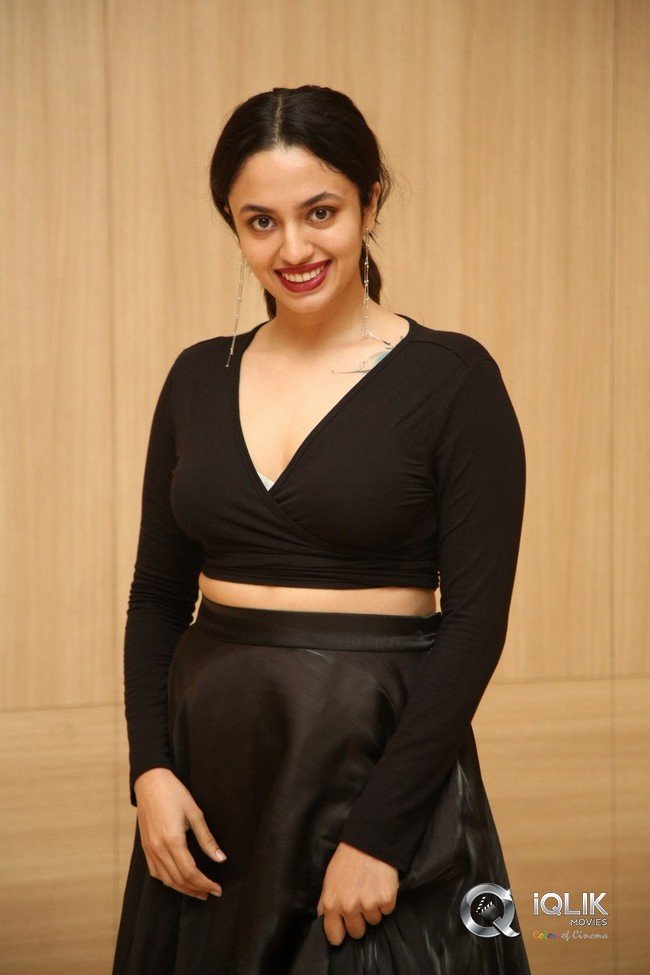 Malavika-Nair-at-OreyBujjiga-Movie-Pre-Release-Event